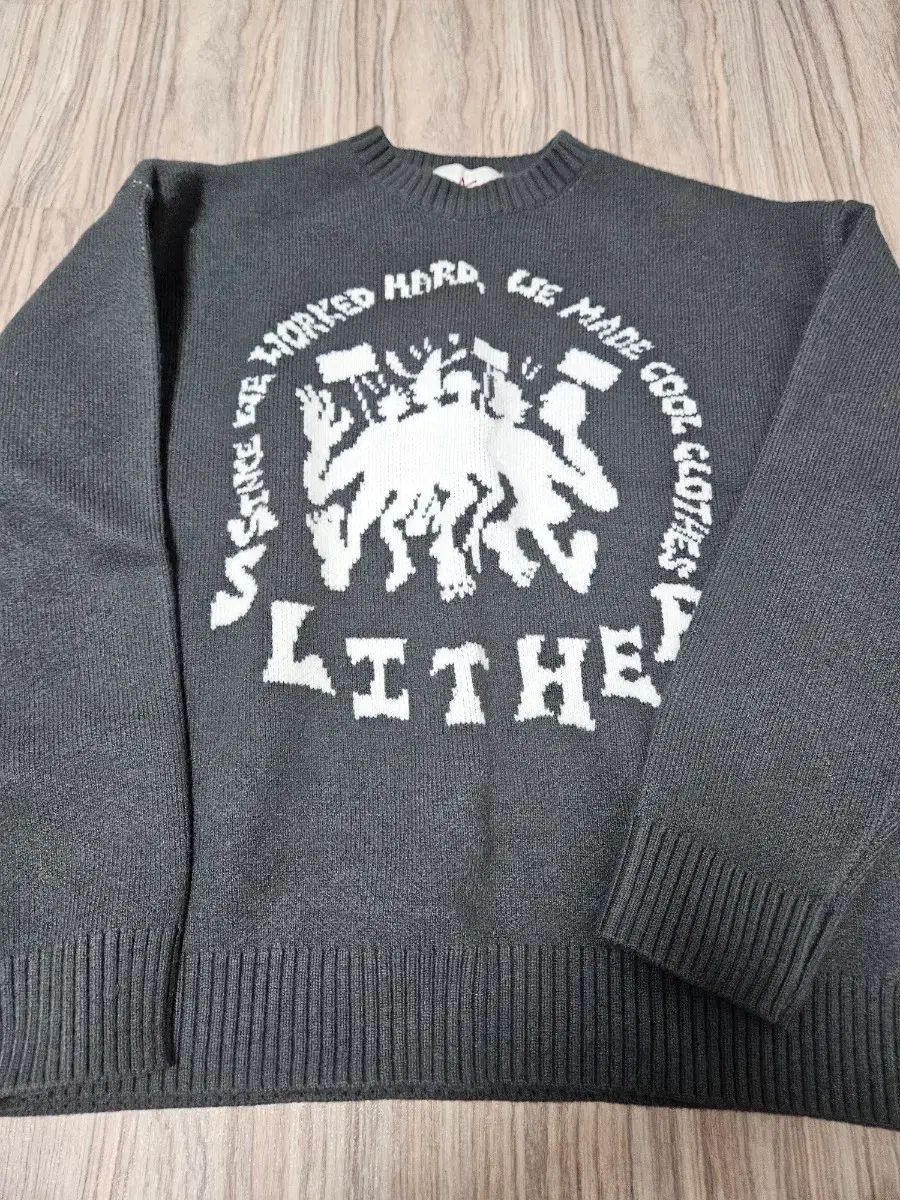 アドオフ SLITHER ART KNIT SWEATER GREY