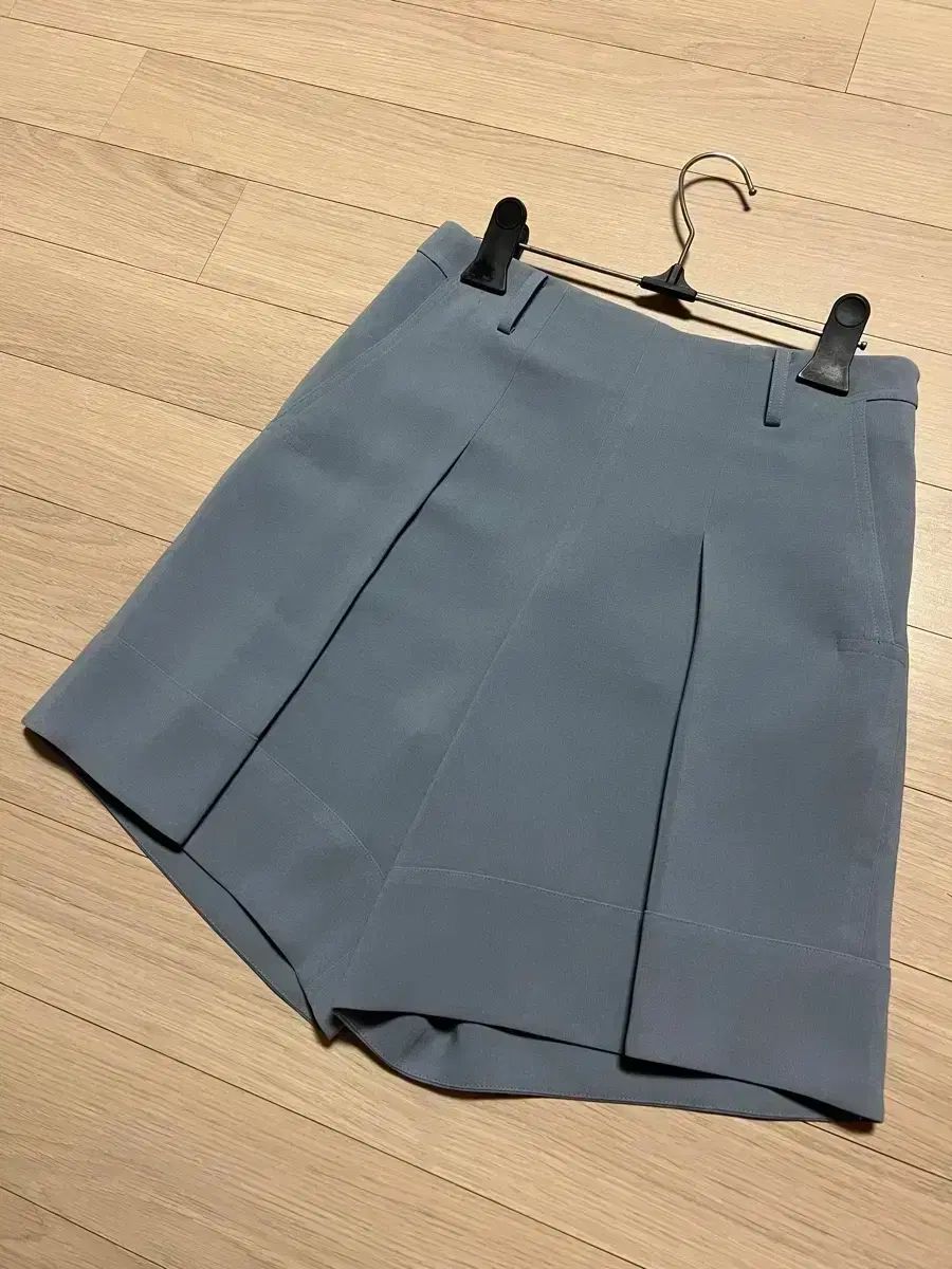 新品) 몽또또 fairy ピンタック フレア ショートパンツ ブルー ショーツ ハーフパンツ キュロット