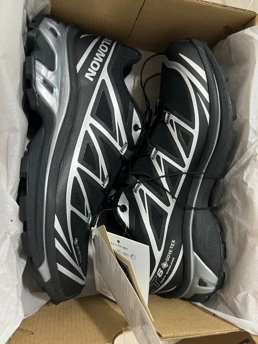 SALOMON サロモン XT6 GORE-TEX ゴアテックス ブラック 黒 シルバー 銀 スニーカー スポーツ シューズ 240 新商品 29,579円