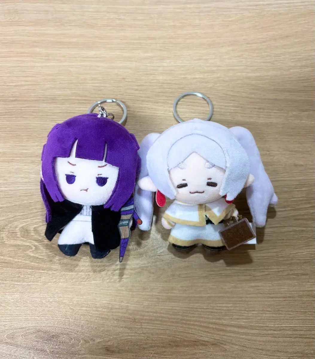 (まとめ売り)葬送のフリーレン POP MART (ポップマート )ぬいぐるみキーホルダー フリーレン フェルン