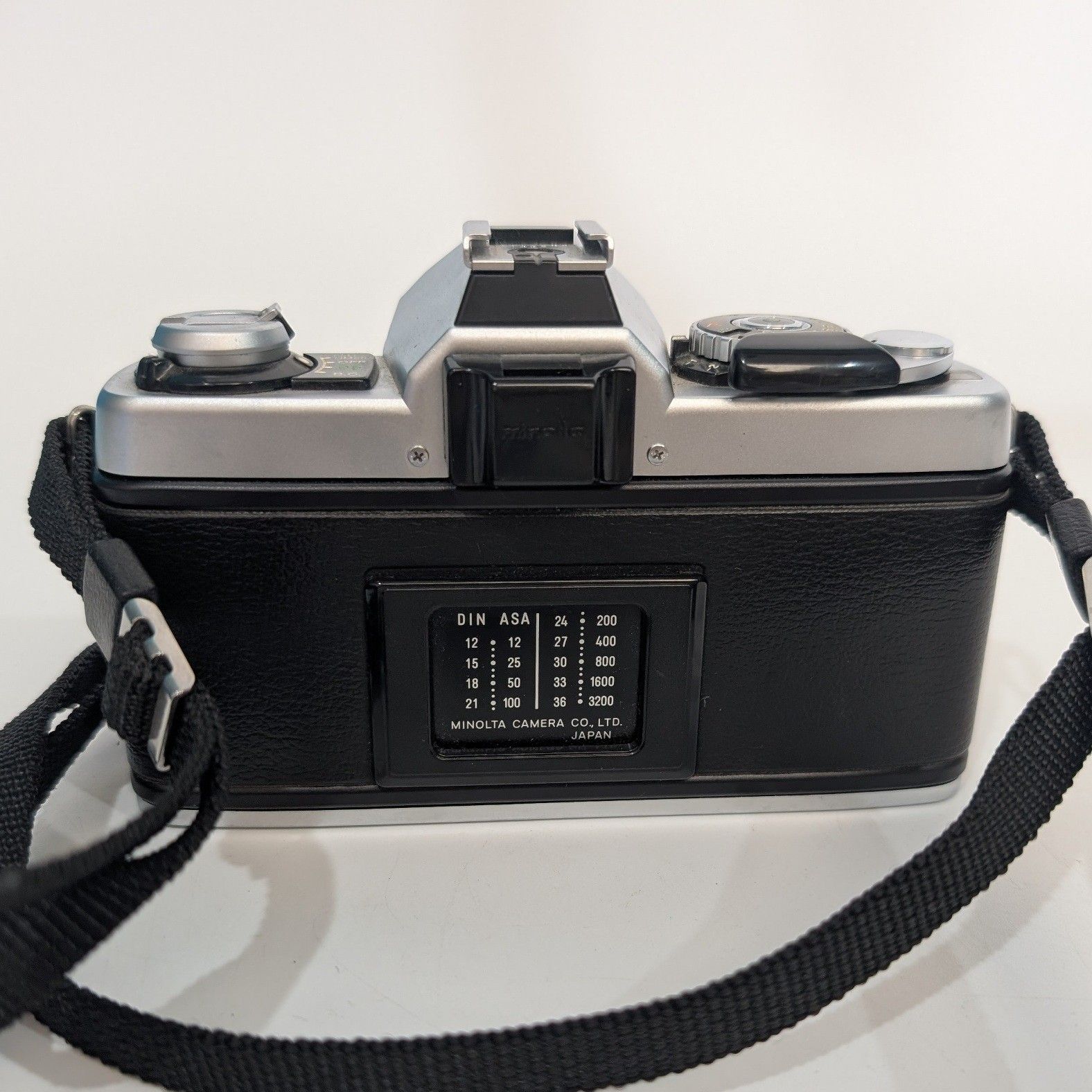 Minolta XG-E フィルム一眼レフカメラ シルバー/ブラック ボディ 動作