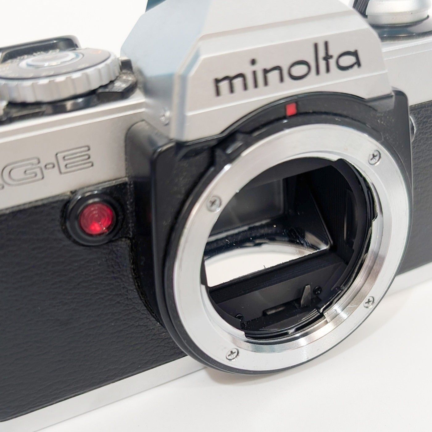Minolta XG-E フィルム一眼レフカメラ シルバー/ブラック ボディ 動作