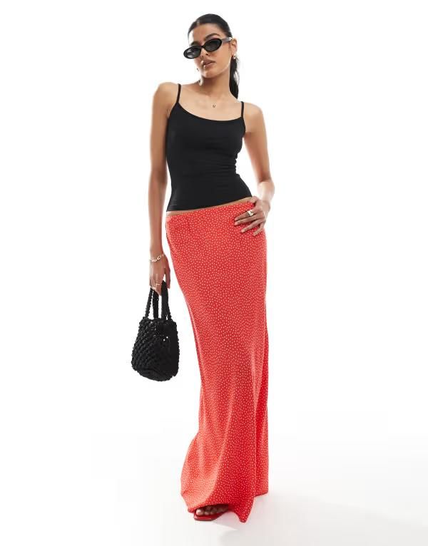 ミスセルフフリッジ レディース ボトムス スカート ドット柄 ドット プリント マキシ Miss Selfridge spun maxi skirt polka dot print Red Spot