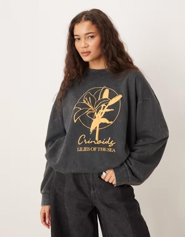 エイソス レディース アウター パーカー・スウェット シャツ グラフィック ASOS DESIGN oversized sweatshirt with lily flower graphic in c