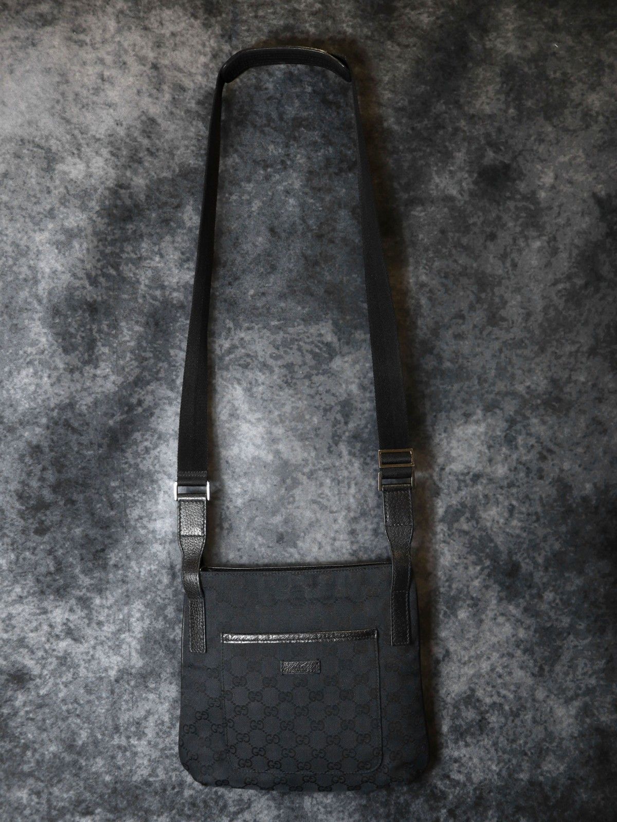 GUCCI グッチ 122793 ショルダーバッグ 斜めがけショルダーバッグ 薄型 ブラック GGライン GGキャンバス