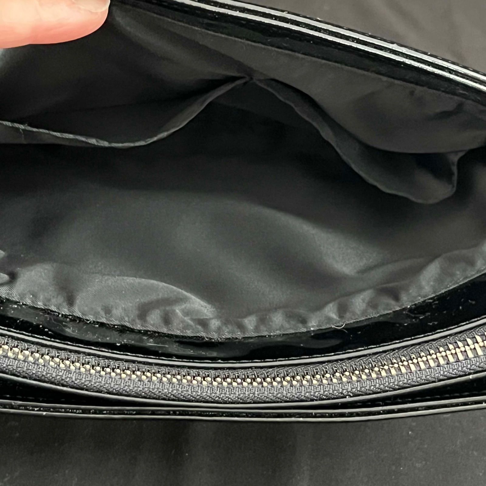 O クレージュ courréges エナメル ショルダーバッグ 黒 アクセサリー