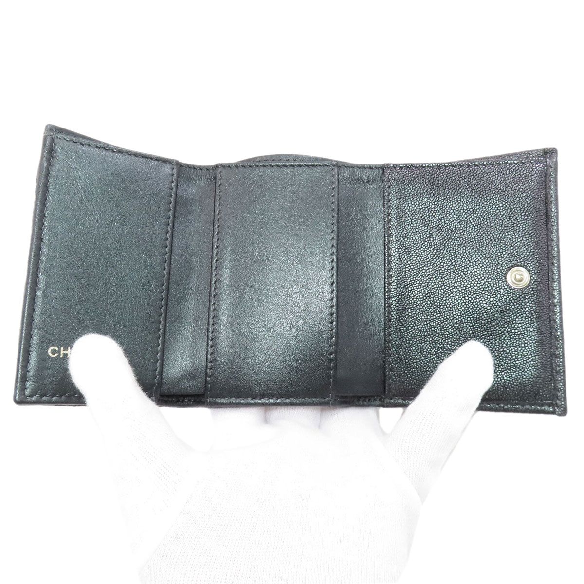 CHANEL 三つ折り財布 ココマーク ゴールド金具 CHANEL シャネル マトラッセ ココマーク ゴールド金具 三つ折り財布