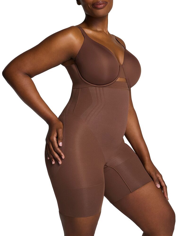 スパンク レディース ボトムス ハーフパンツ・ショーツ ショートパンツ SPANXsculpt Go Figure High Waisted Mid Thigh Shorts Ganache