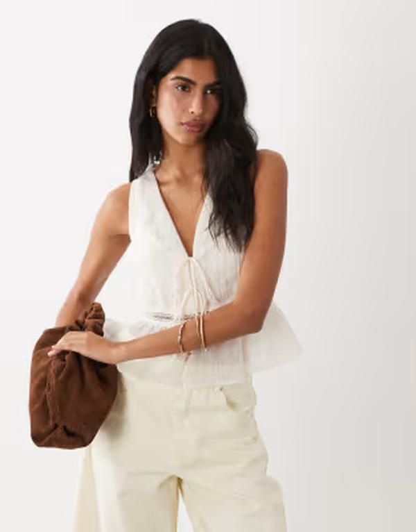 マンゴ レディース トップス シャツ Vネック レーストリム ノースリーブ レース Mango vneck lace trim sleeveless top with bow detail ECRU