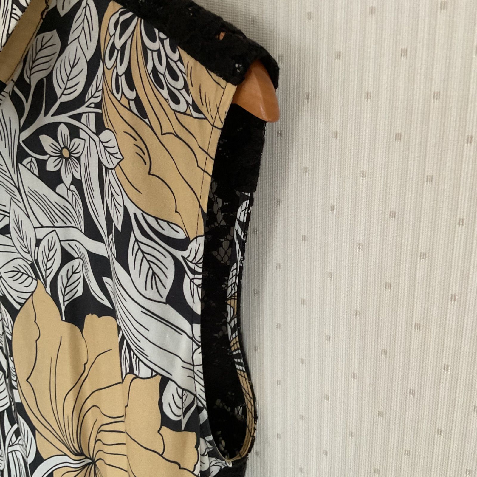 極美品】N°21 ヌメロヴェントゥーノ 総柄 花柄 綿 ノースリーブ