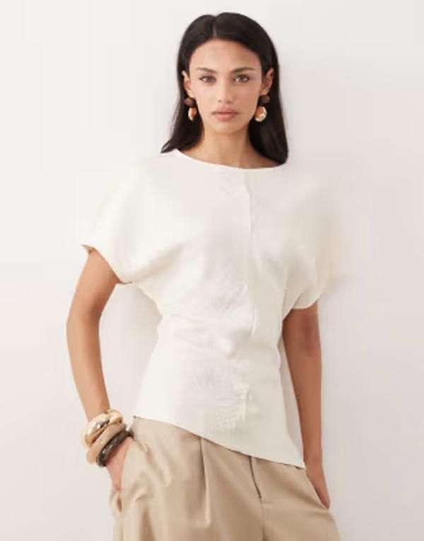 ジーナトリコ レディース トップス Tシャツ アシンメトリー Gina Tricot short sleeve asymmetric top in ecru エクリュ