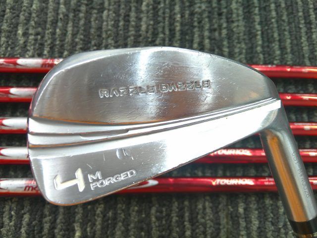 中古 アイアンセット ラズルダズル RAZZLE DAZZLE M-FORGED/N.S.PRO MODUS3 TOUR105 RED/X/26[3765]■博多
