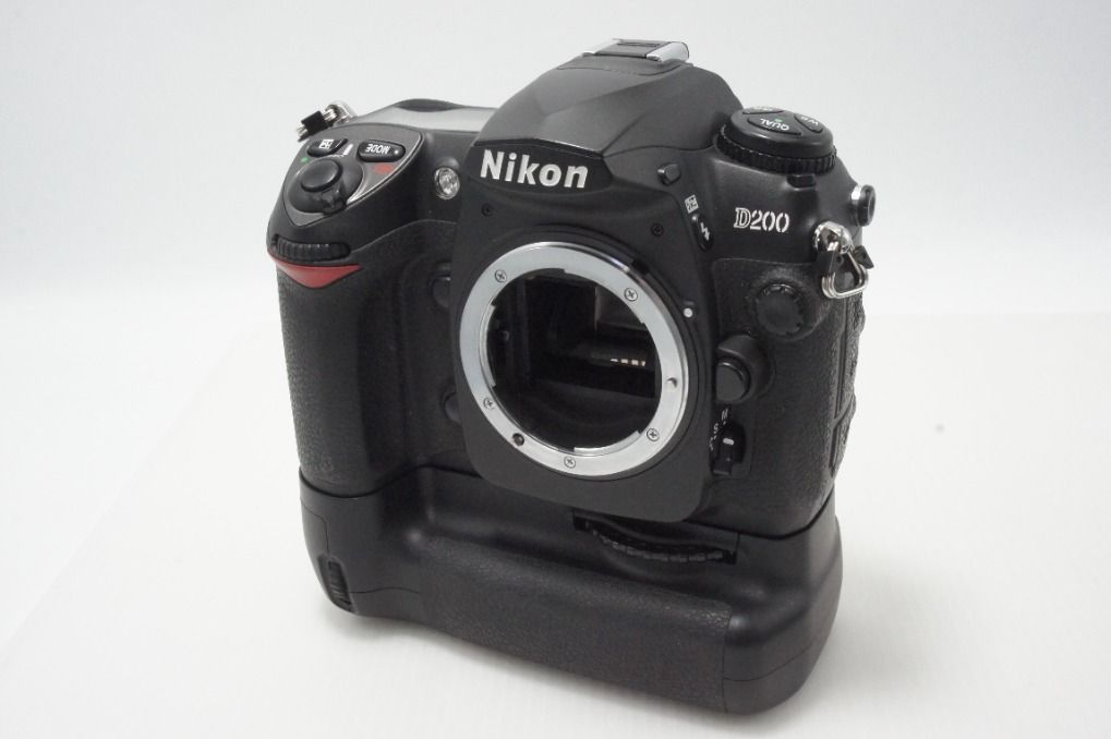 Nikon ニコン D200 ボディ デジタル一眼レフカメラ マルチパワー