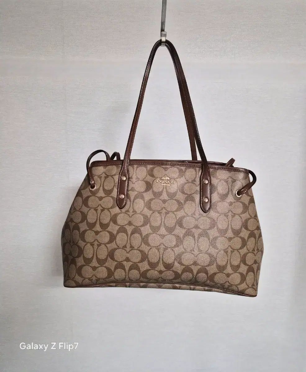 一回使用 COACH シグネチャー ブラウン ショルダーバッグ