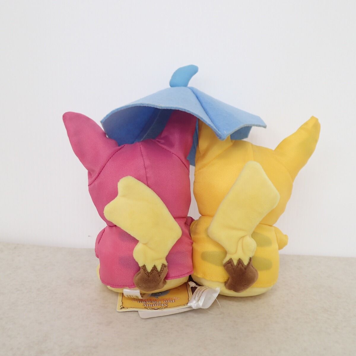 ポケモンセンター ぬいぐるみ マンスリーペアピカチュウ2016年 6月 紙
