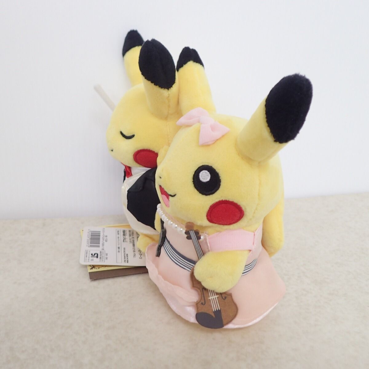【美品タグ付】絶版マンスリーペアピカチュウ　ぬいぐるみ 11月　ポケモン ポケモンセンター ぬいぐるみ マンスリーペアピカチュウ 2016年 11月