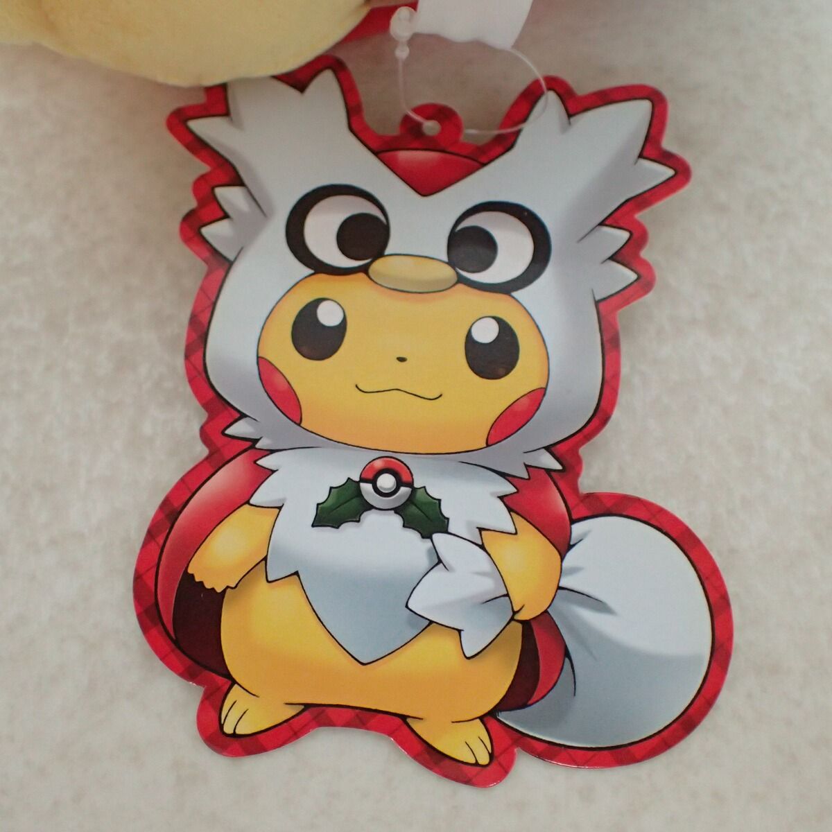 ポケモンセンター ぬいぐるみ デリバードのポンチョを着たピカチュウ