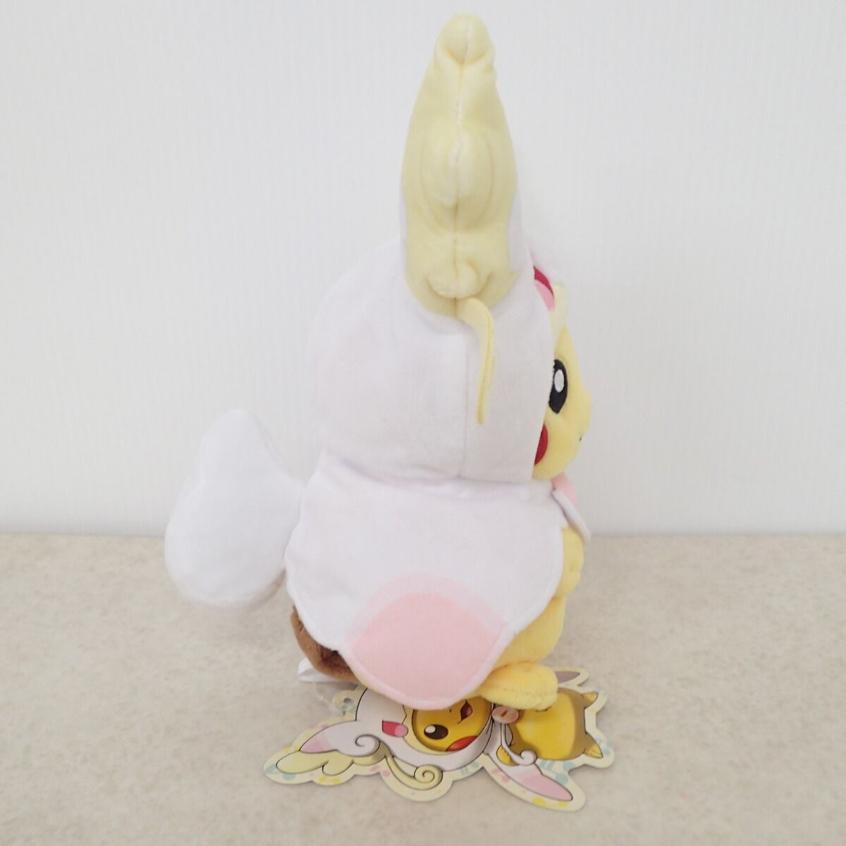 ポケモンセンター ぬいぐるみ メガタブンネのポンチョを着たピカチュウ