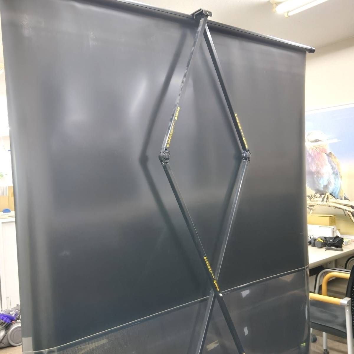 美品 NEC 60インチ 自立式モバイルプロジェクタースクリーン VL-S60E
