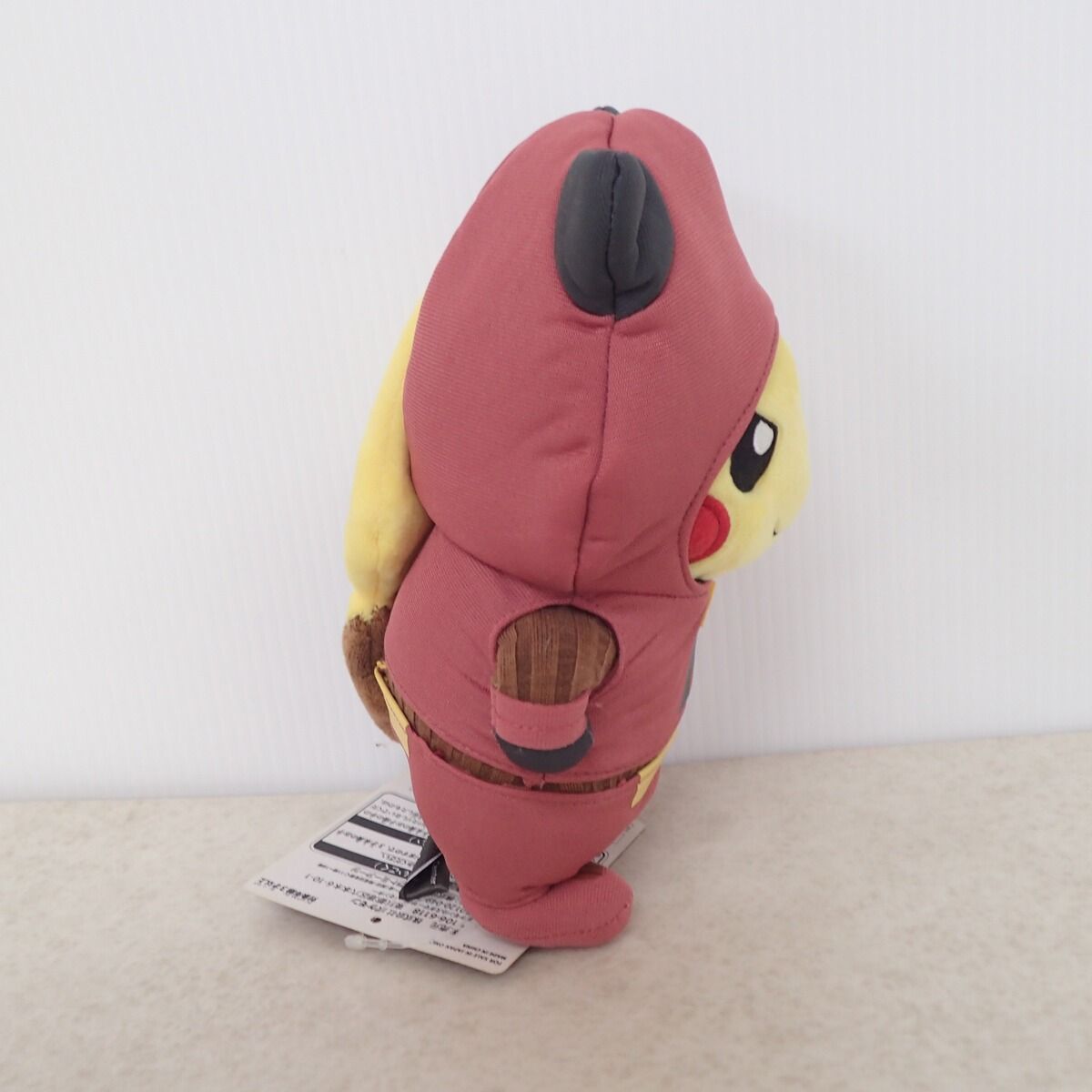 ポケモンセンター ぬいぐるみ 団員ごっこピカチュウ マグマ団 紙タグ