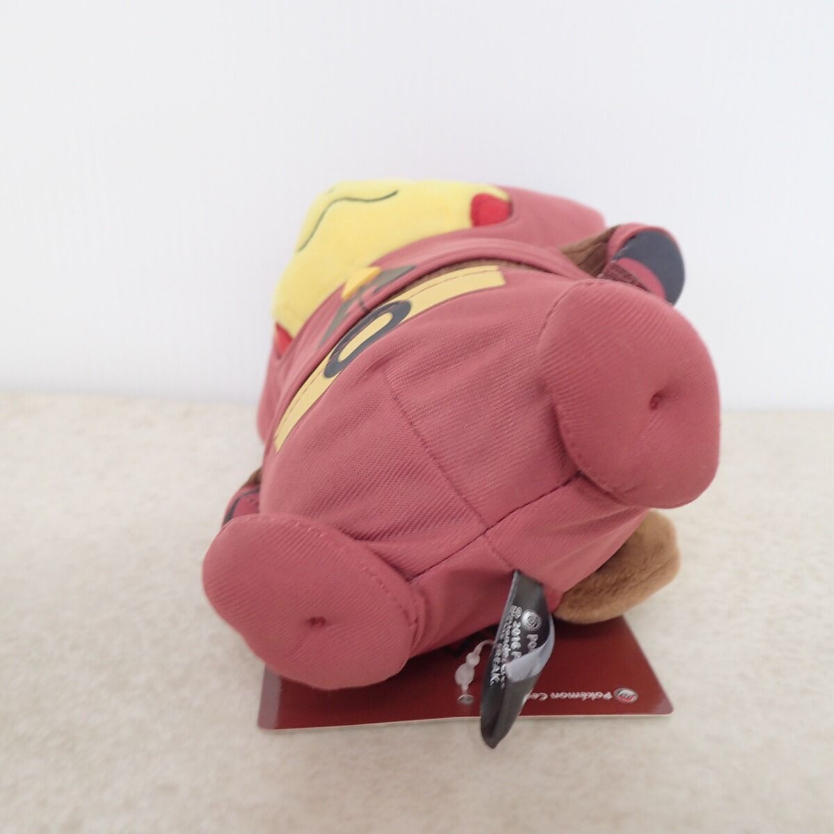 ポケモンセンター ぬいぐるみ 団員ごっこピカチュウ マグマ団 紙タグ