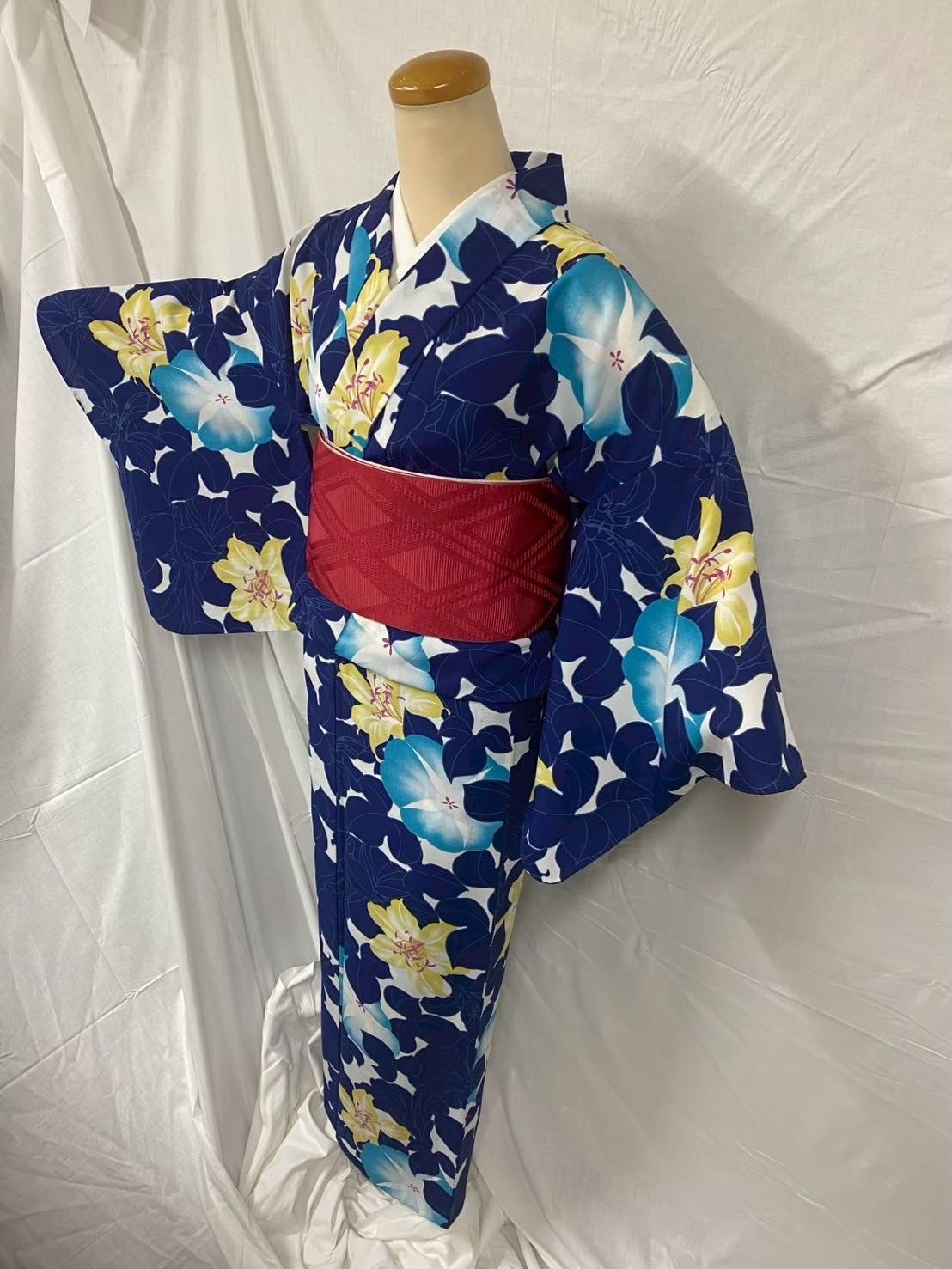 未使用品】 匿名配送 撫松庵 ブランド浴衣 浴衣 レディース 紺色 百合