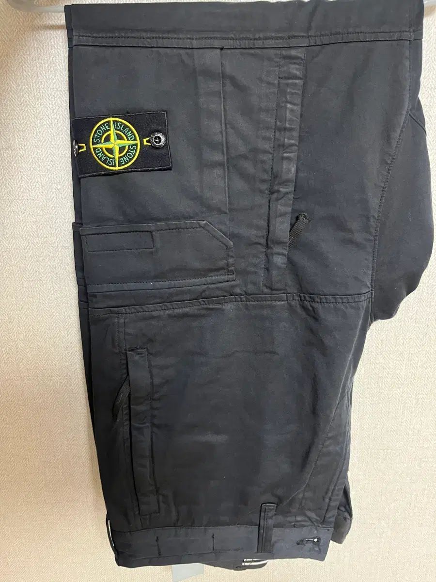 STONE ISLAND ストーンアイランド ブラック カーゴ パンツ 30サイズ