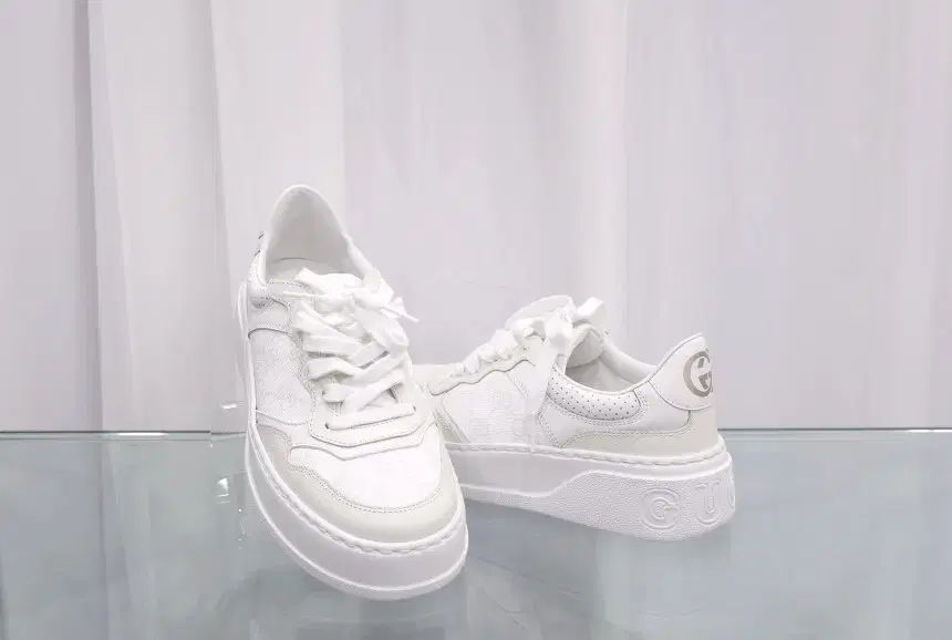 GUCCI グッチ GG スニーカー 700775 AACV2 9048