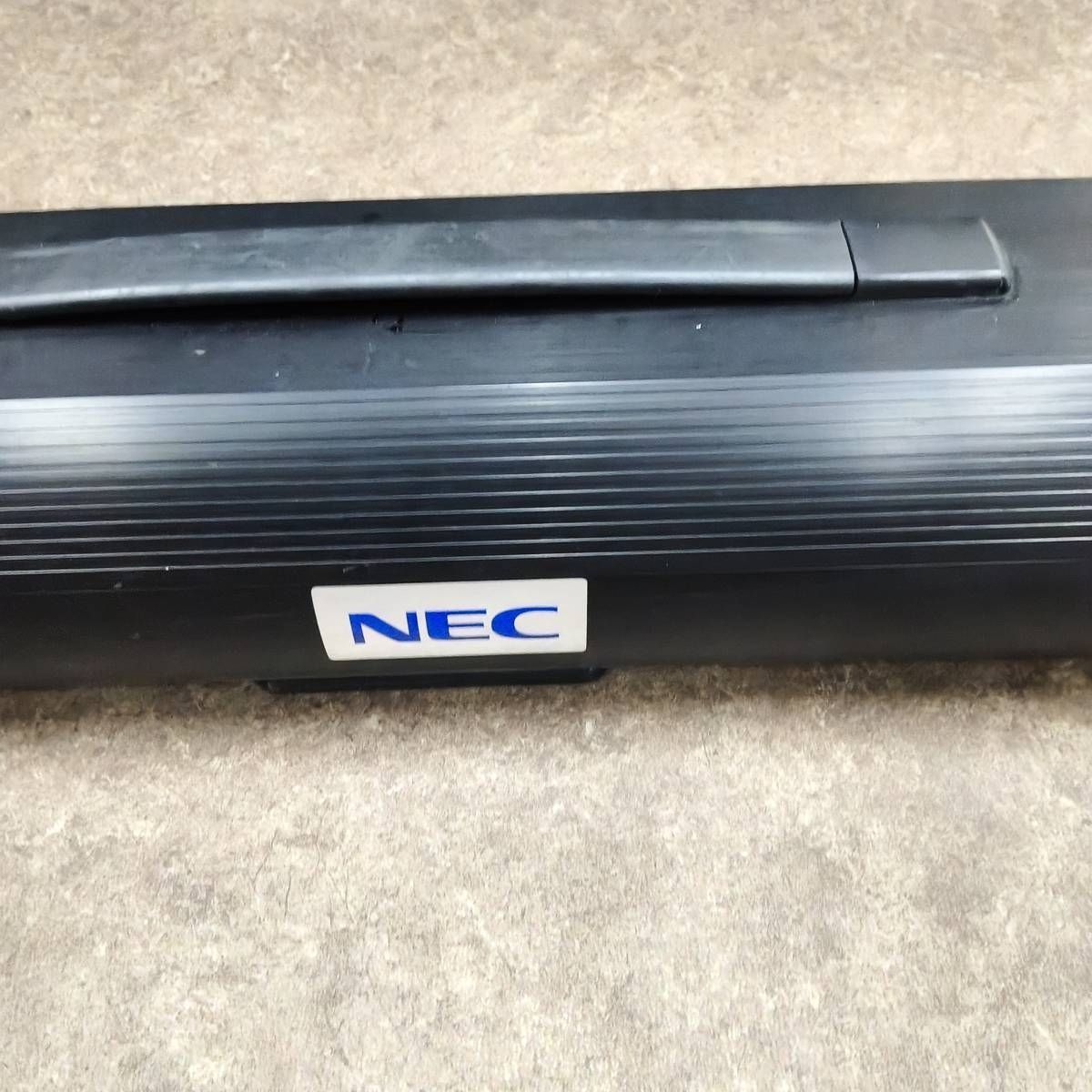 NEC 60インチ 自立式モバイルプロジェクタースクリーン VL-S60E - メルカリ