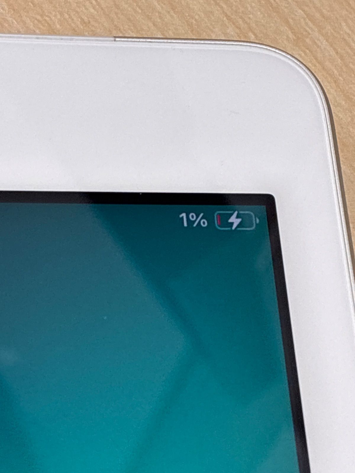 ジャンク iPad本体 Apple製 全体的に状態悪い - メルカリ