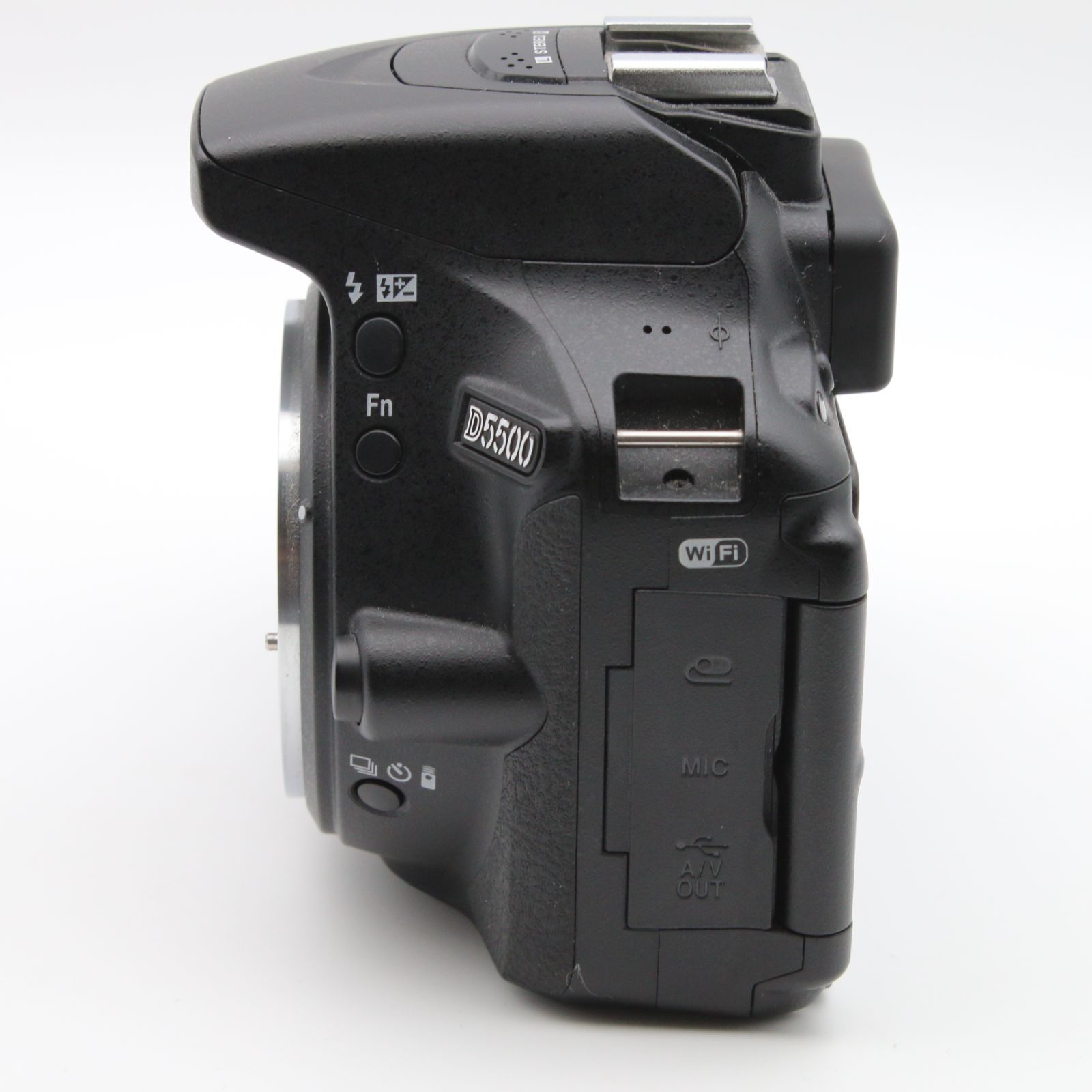 極上品 | S数5,414回] Nikon D5500 ボディ 2416万画素 3.2型液晶