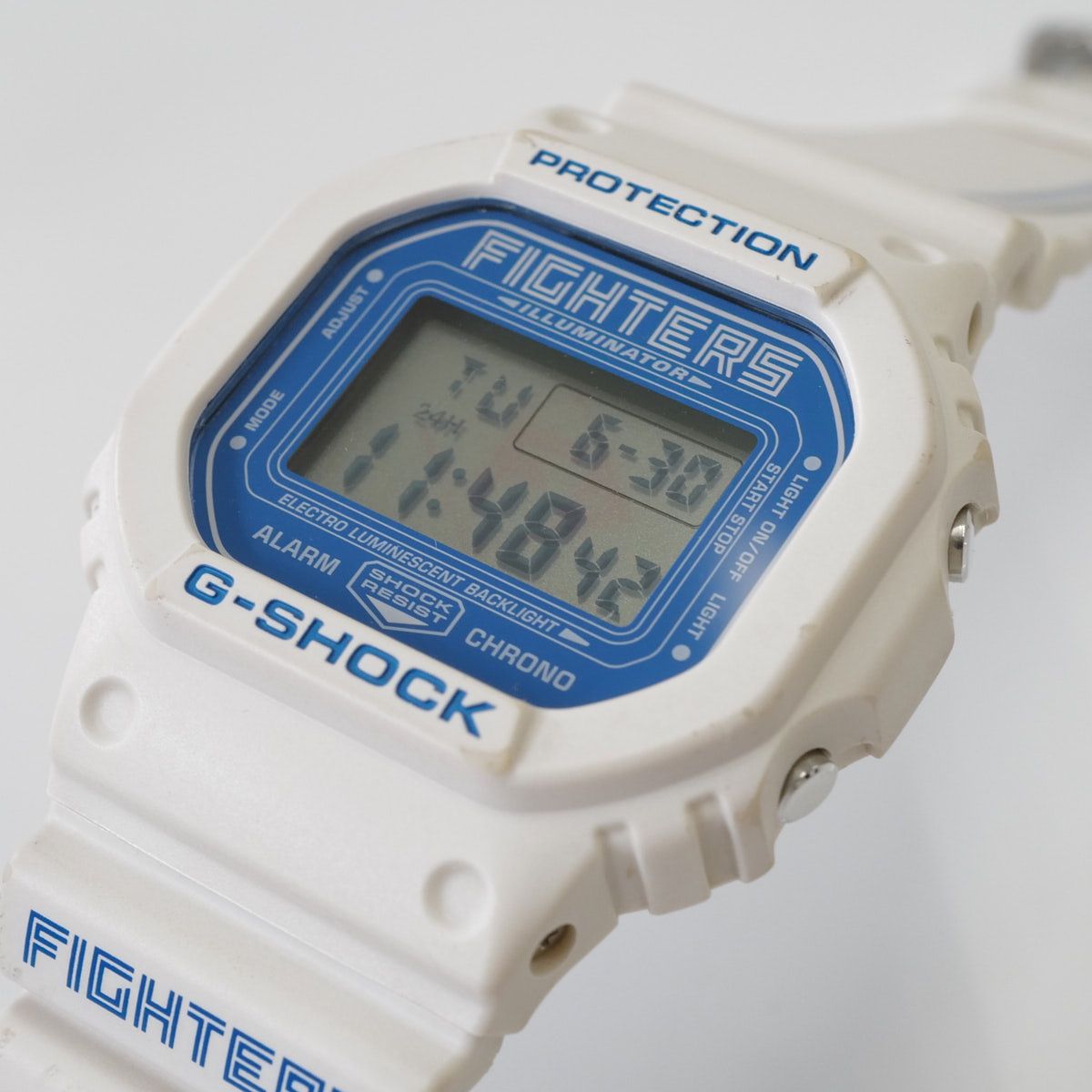 ★新品未使用★CASIO G-SHOCK 日本製 限定モデル　ファイターズカラー CASIO G-SHOCK DW-5600VT 2023年 ファイターズモデル 腕時計 USED美品