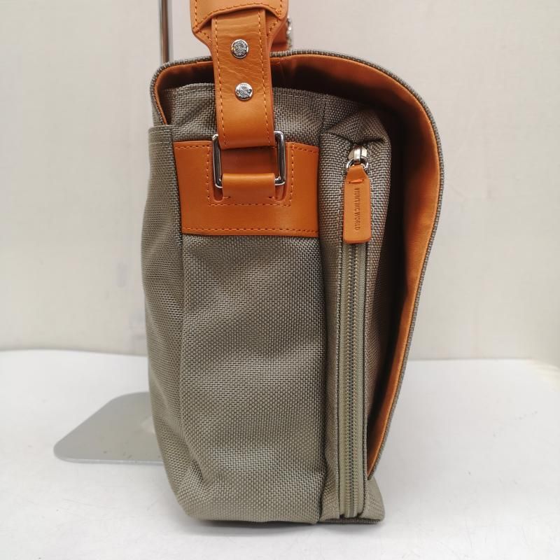 ハンティングワールド ナイロン ショルダー バッグ アドゥービ メンズ - ISItems【USED】【古着】【中古】50161904 ハンティングワールド ナイロン ショルダー バッグ アドゥービ メンズ - ISItems【USED】【古着】【中古】50161904
