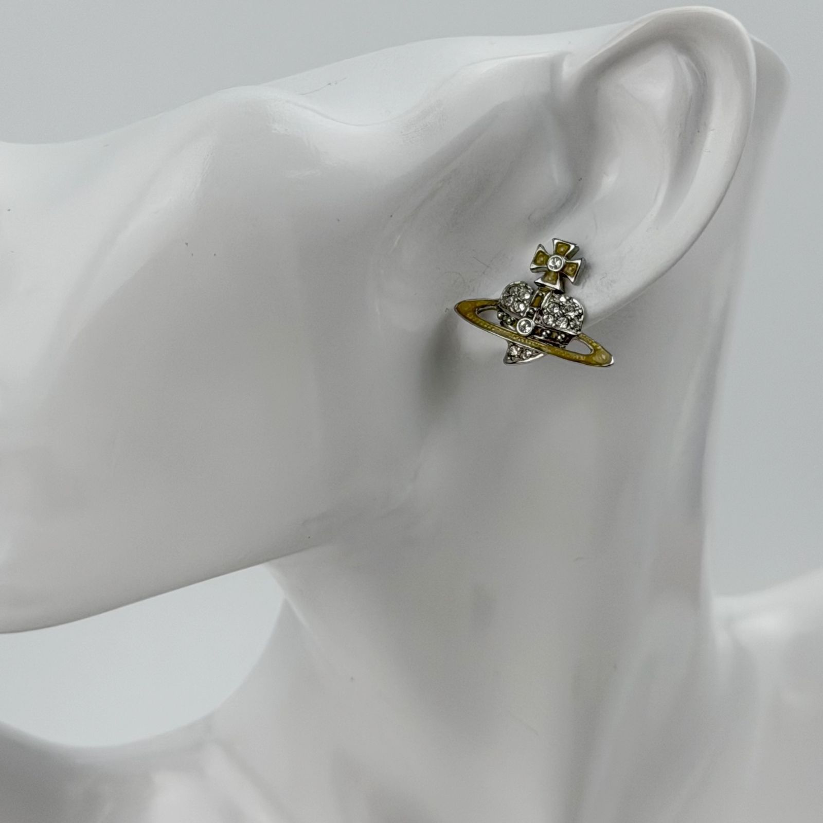 極美品✨Vivienne Westwood オーブ ラインストーン ピアス 中古】Vivienne Westwood ヴィヴィアンウエストウッド オーブ ハート