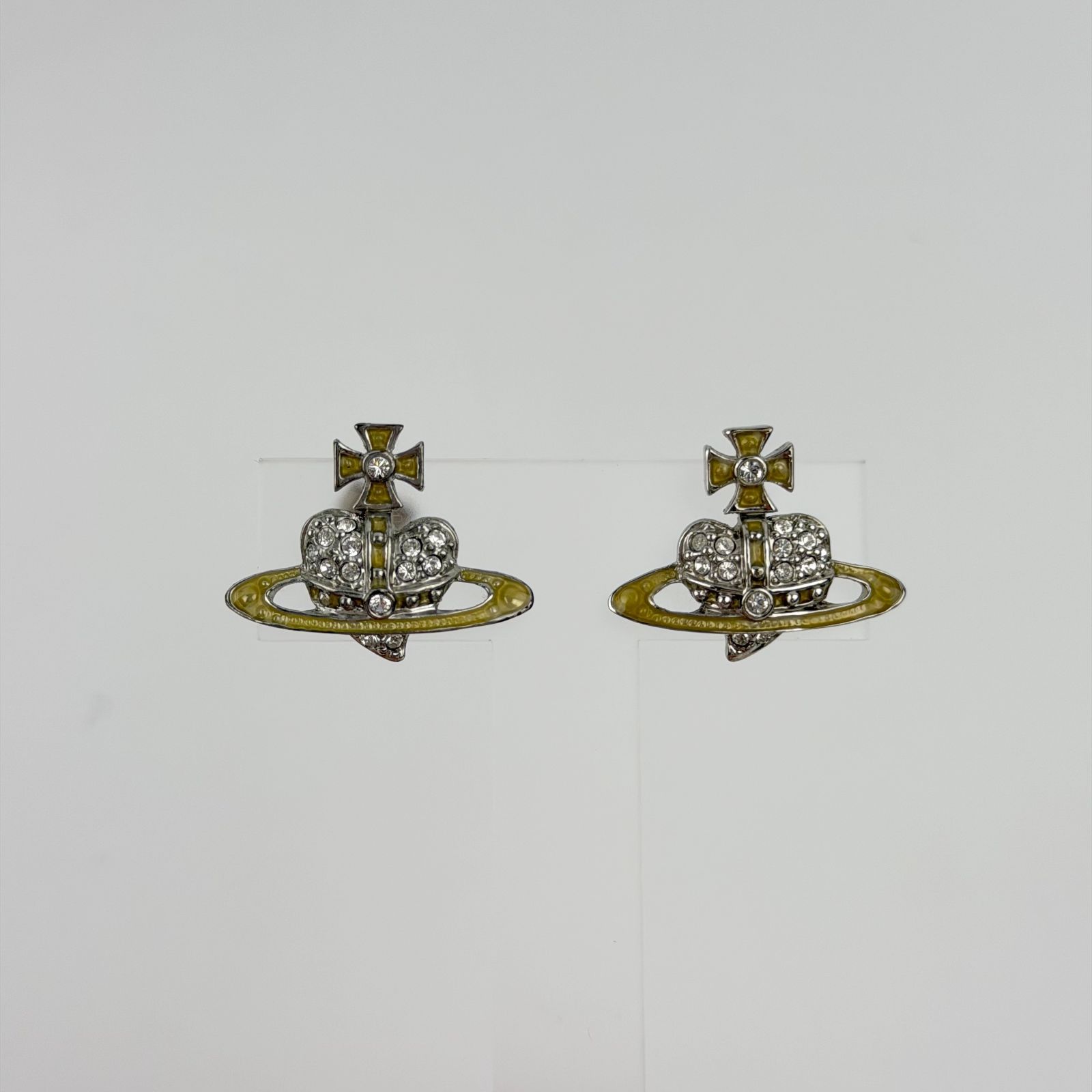 極美品✨Vivienne Westwood オーブ ラインストーン ピアス 中古】Vivienne Westwood ヴィヴィアンウエストウッド オーブ ハート
