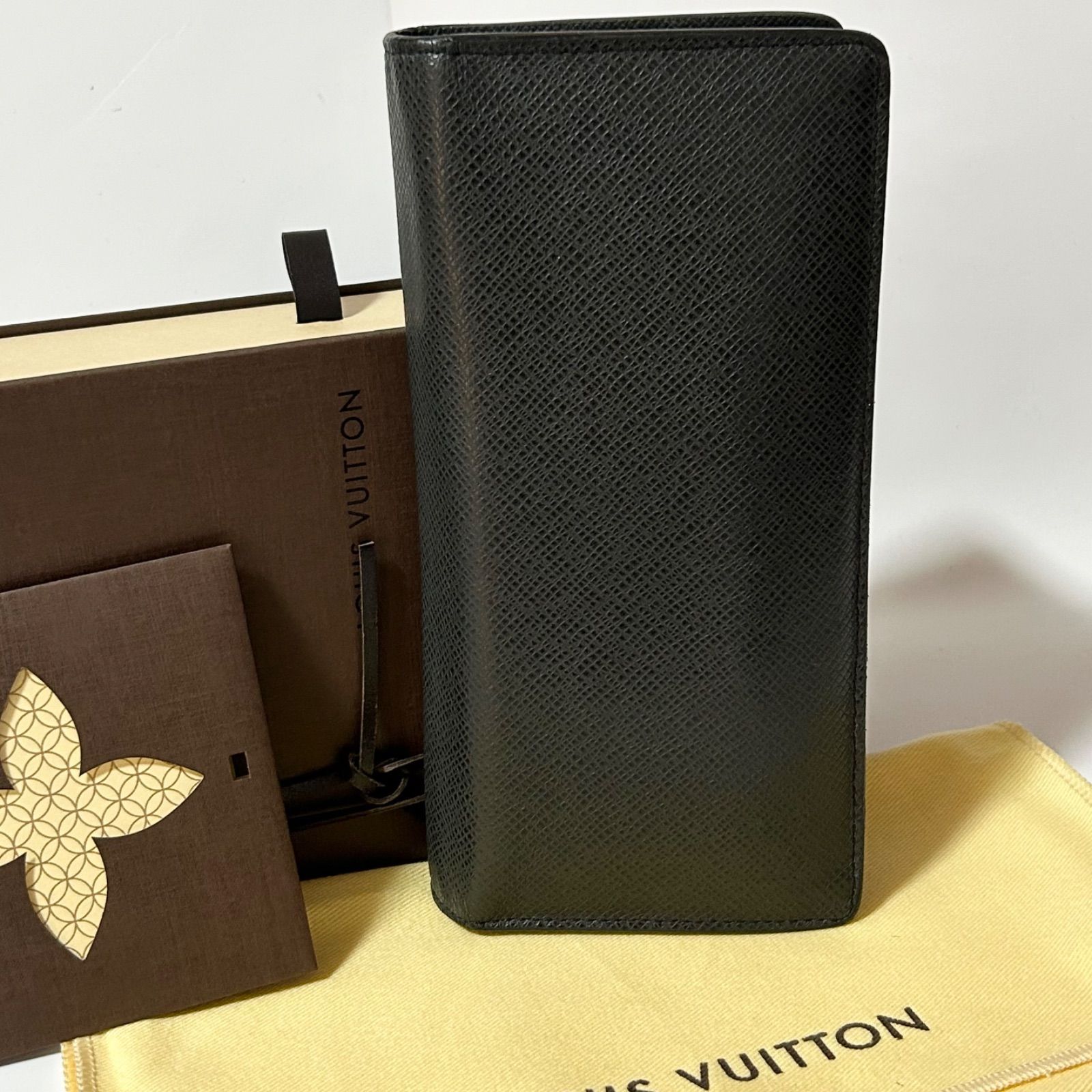 LOUIS VUITTON ルイヴィトン タイガ ポルトフォイユ ブラザ M32572 長財布 ブラック B0551160y