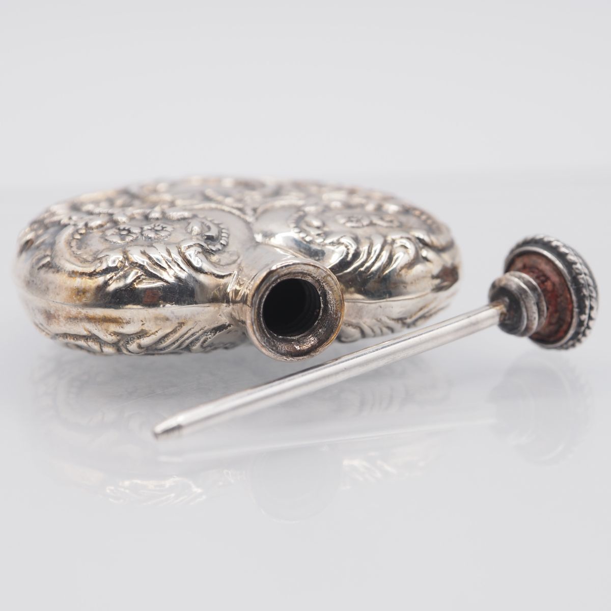 イギリス アンティーク 純銀製 べっ甲蓋 香水瓶 ホールマーク有☆時代物☆ B087 アンティーク STERLING 925 ホールマーク刻印 香水瓶 香水入れ