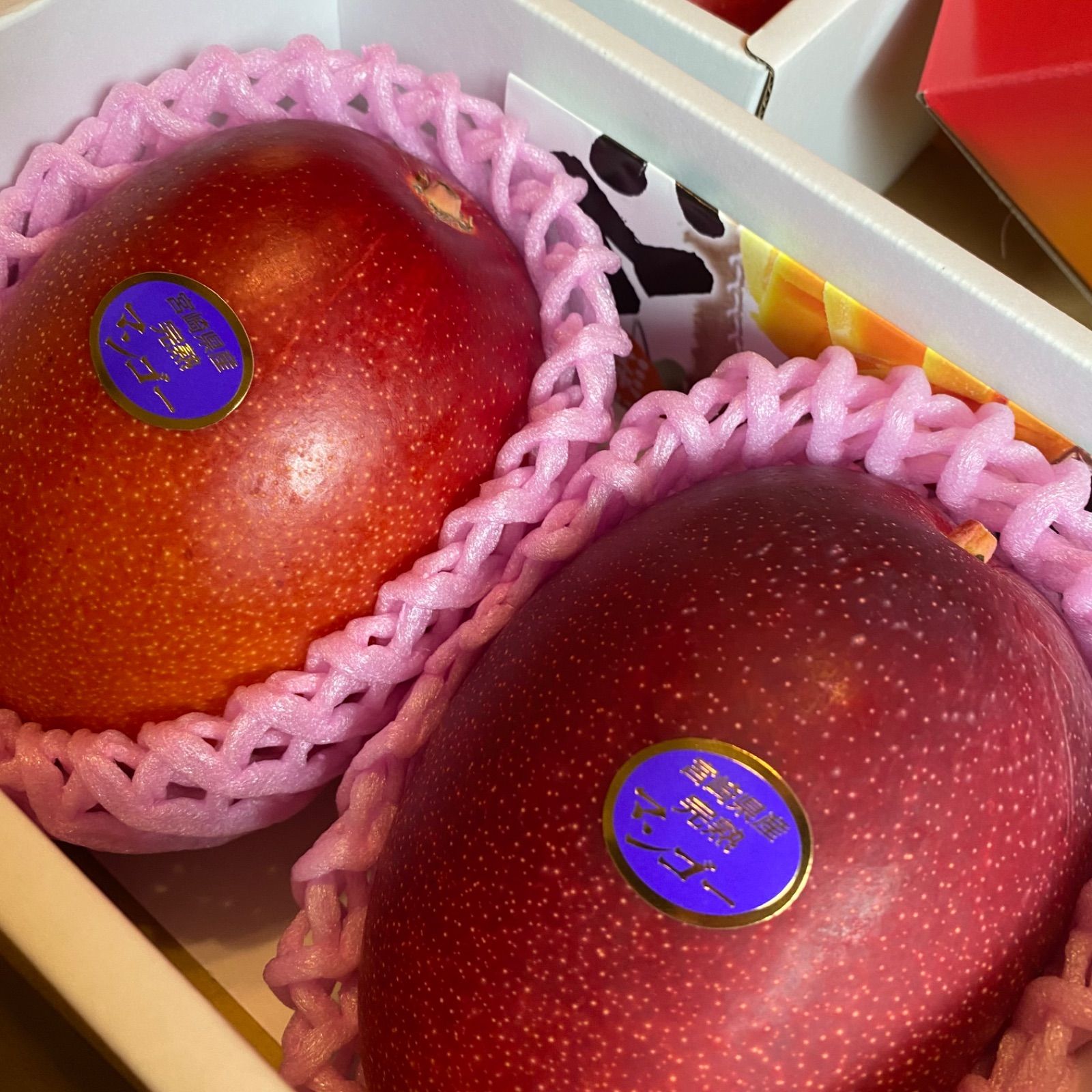 専用】宮崎県産 完熟マンゴー 4L 6玉 約3kg 化粧箱入 - メルカリ