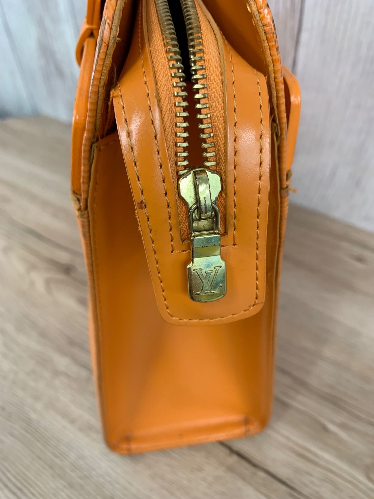 LOUIS VUITTON ルイヴィトン LV クロワゼット PM エピ オレンジ トート