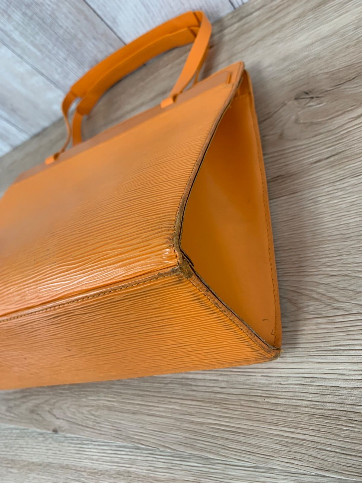 LOUIS VUITTON ルイヴィトン LV クロワゼット PM エピ オレンジ トート