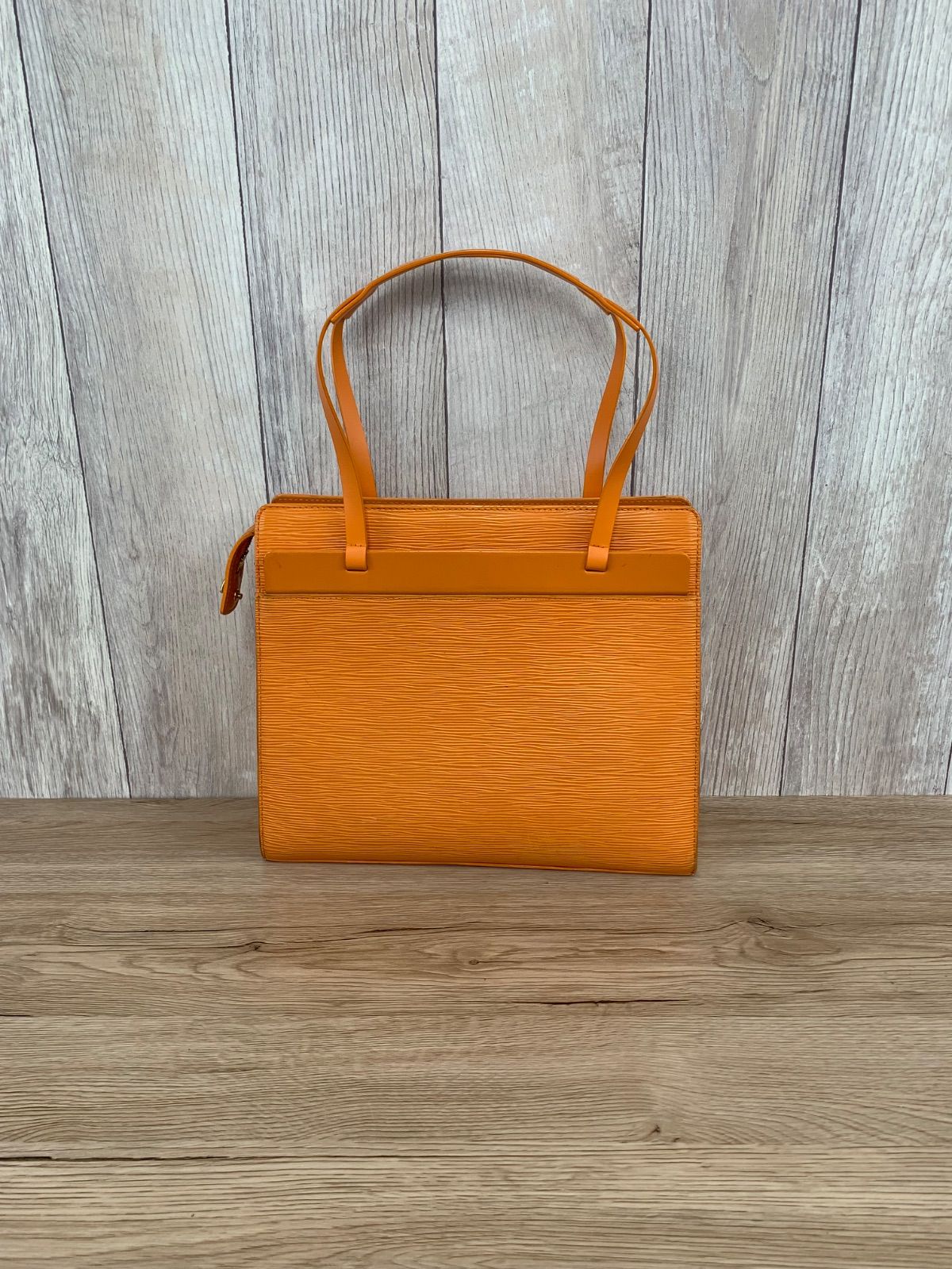 LOUIS VUITTON ルイヴィトン LV クロワゼット PM エピ オレンジ トート