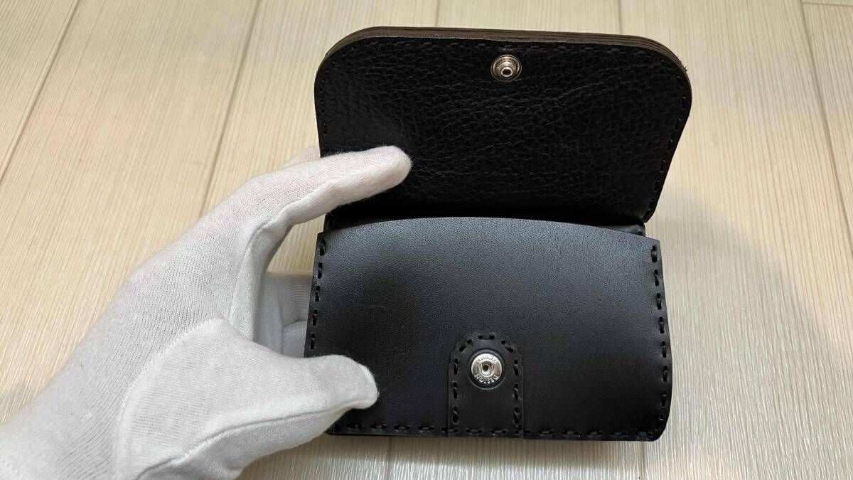 ☆ GBL ジービーエル 二つ折り財布 スタジオジブリ まっくろくろすけ
