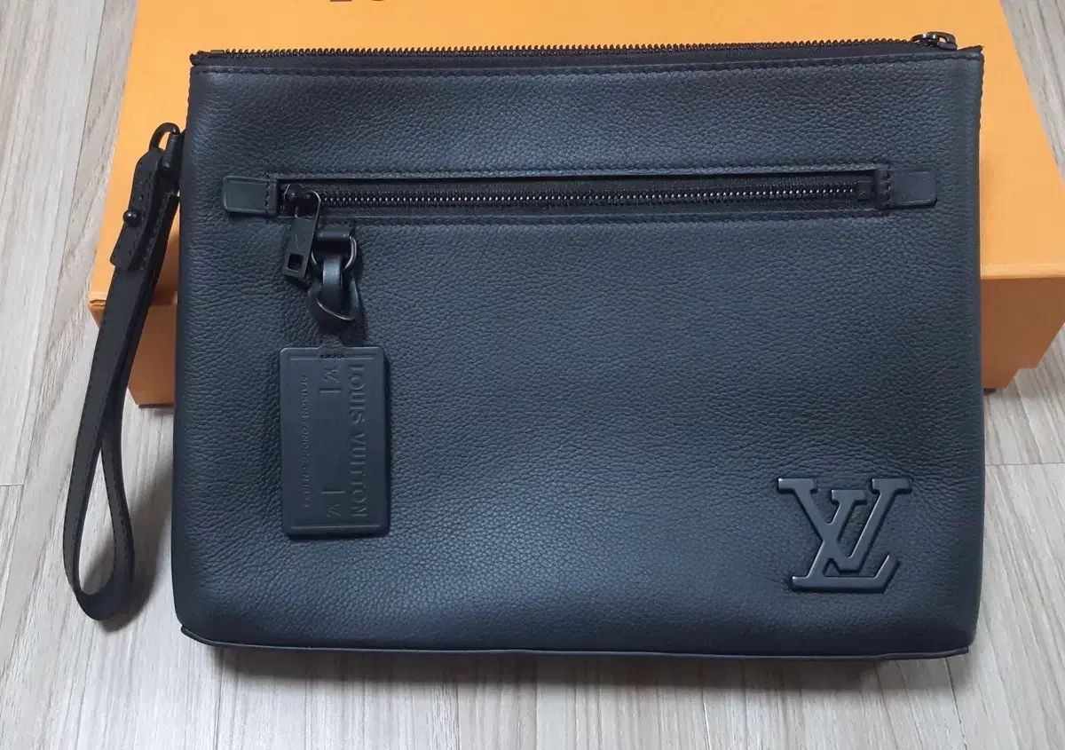 Louis Vuitton バッグ クラッチバッグ エアグラム ブラック M69837 (正規品)