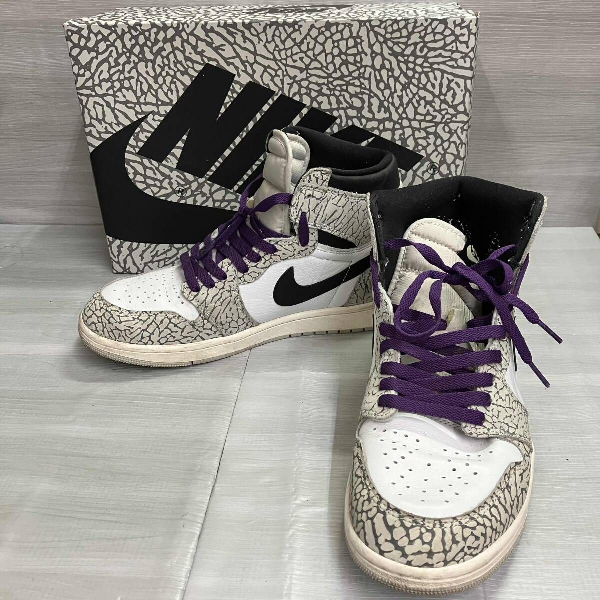 NIKE ナイキ エアジョーダン1 ハイ OG ホワイト セメント スニーカー 
