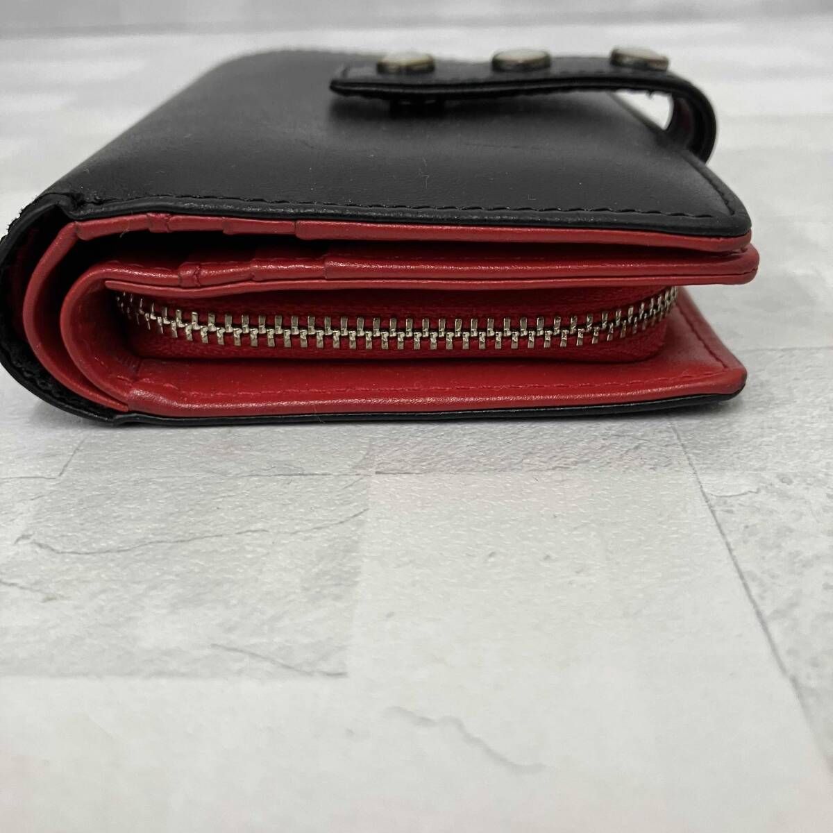 agnes b. アニエスベー 二つ折り財布 プレッション ブラック レッド