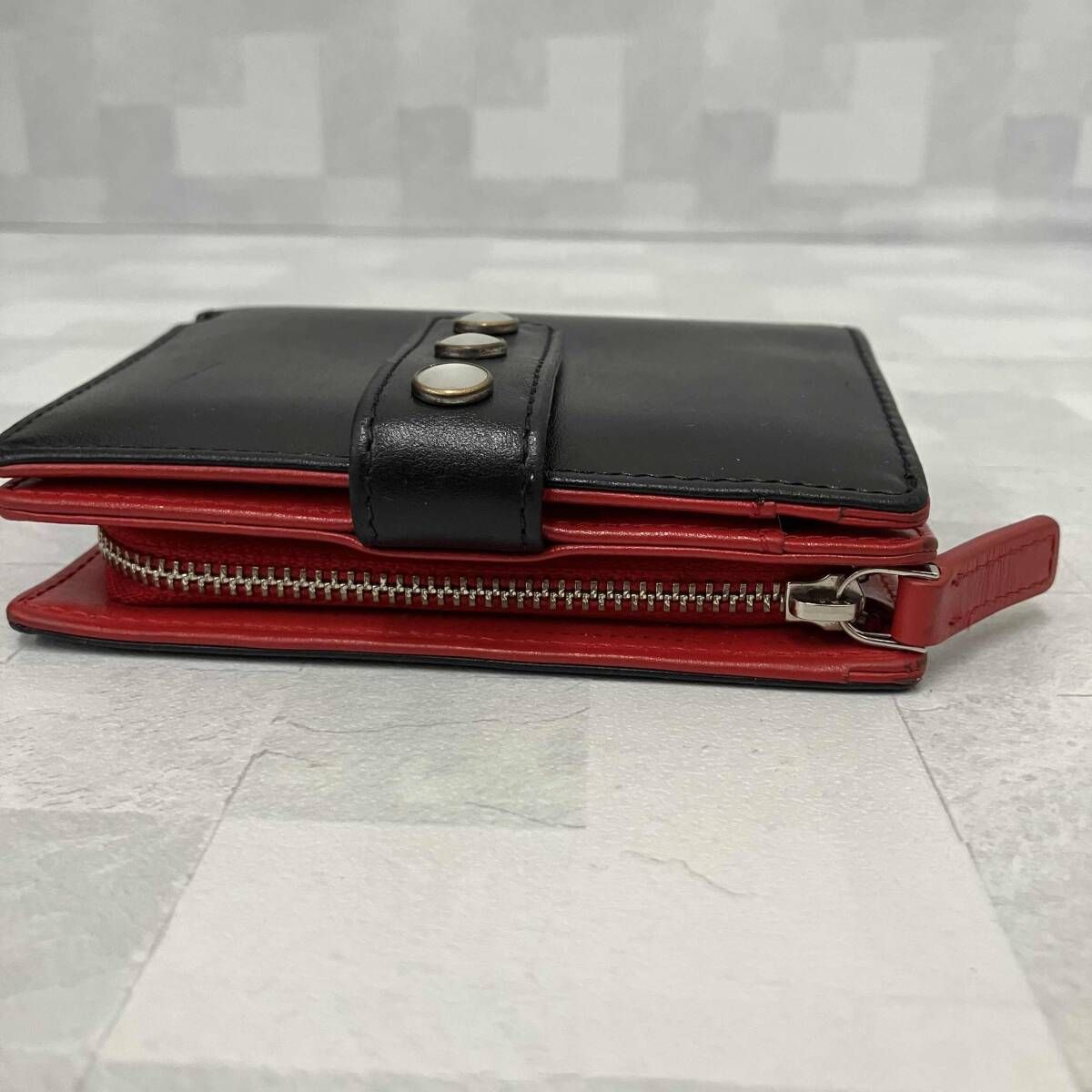 完売品　アニエスb アニエスベー プレッションウォレット レザー 黒×赤 agnes b. アニエスベー 二つ折り財布 プレッション ブラック レッド