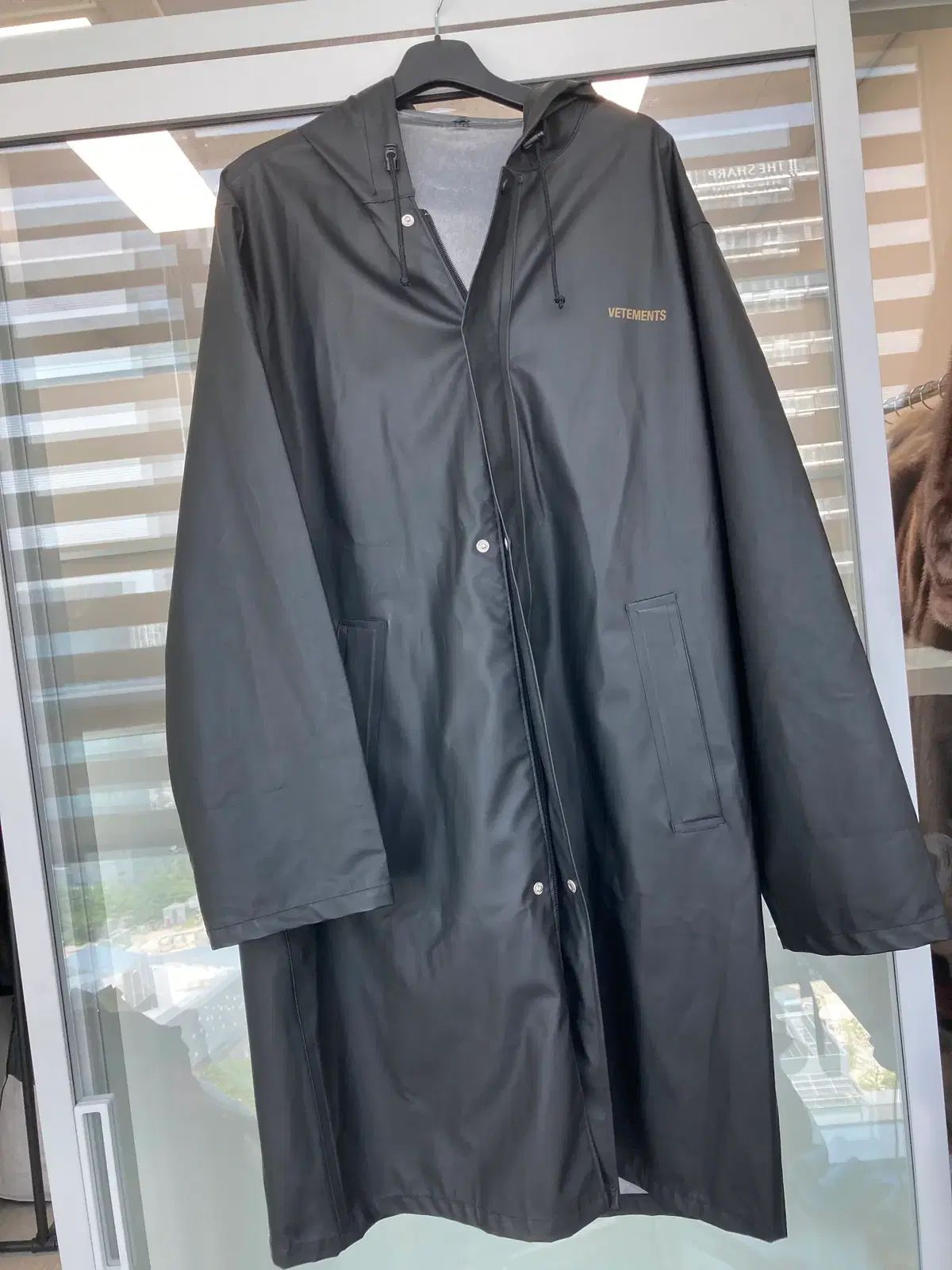 VETEMENTS ヴェトモン 17AW オーバーサイズ レイン コート - メルカリ