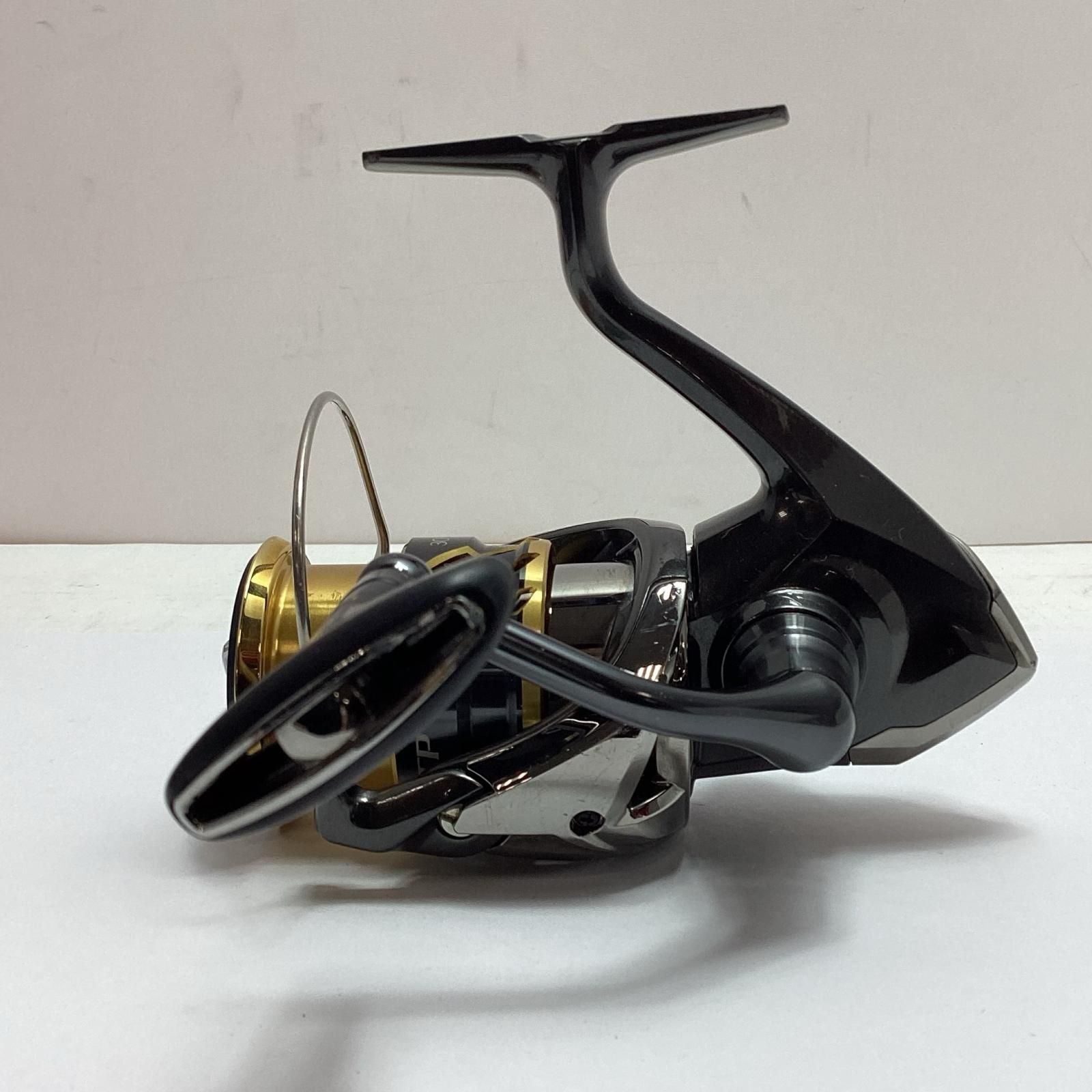 SHIMANO シマノ スピニングリール 20ツインパワー 3000MHG 箱付 04143