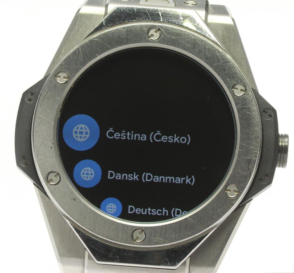 There is a translation HUBLOT HUBLOT BIG BANG REFEREE 2018 FIFA Russia World Cup Smartwatch 400.NX.1100.RX Quartz Mens