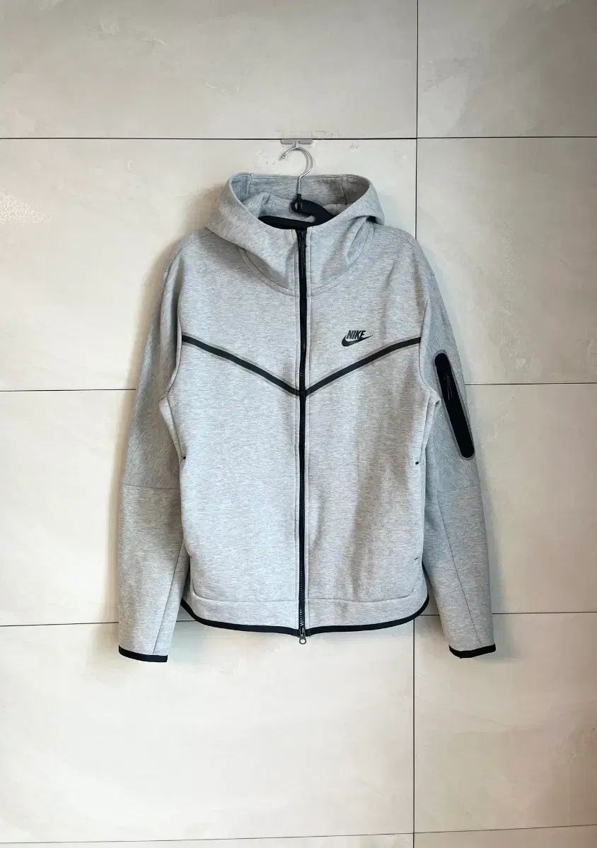 L/100 NIKE テックフリース テックパック フーディー ジップアップ グレー 16,919円